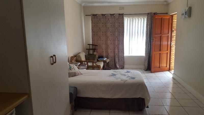 To Let 1 Bedroom Property for Rent in Sunnyside Eastern Cape